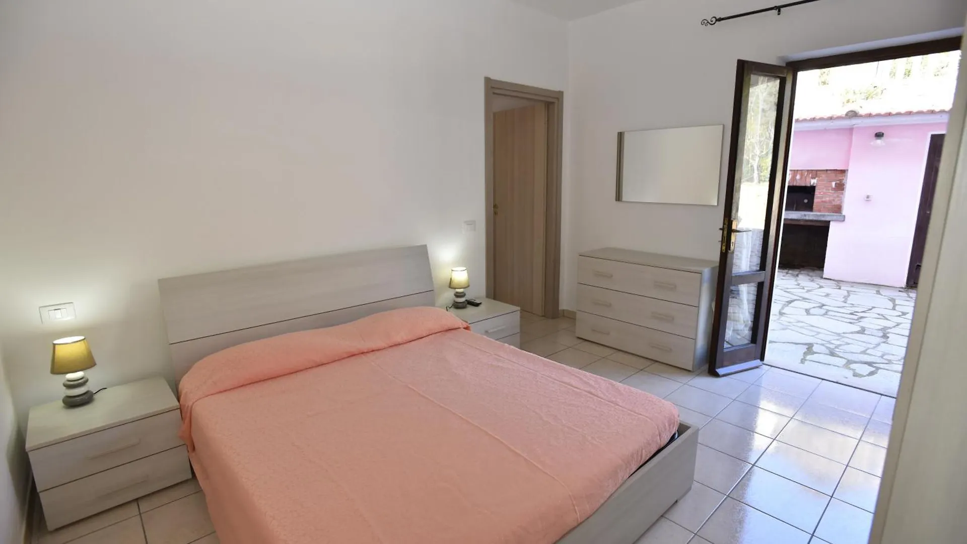 Apartment Complesso Mediterraneo - Posizione Panoramica Con Spazi Esterni, Clima E Posti Auto Literno Italy