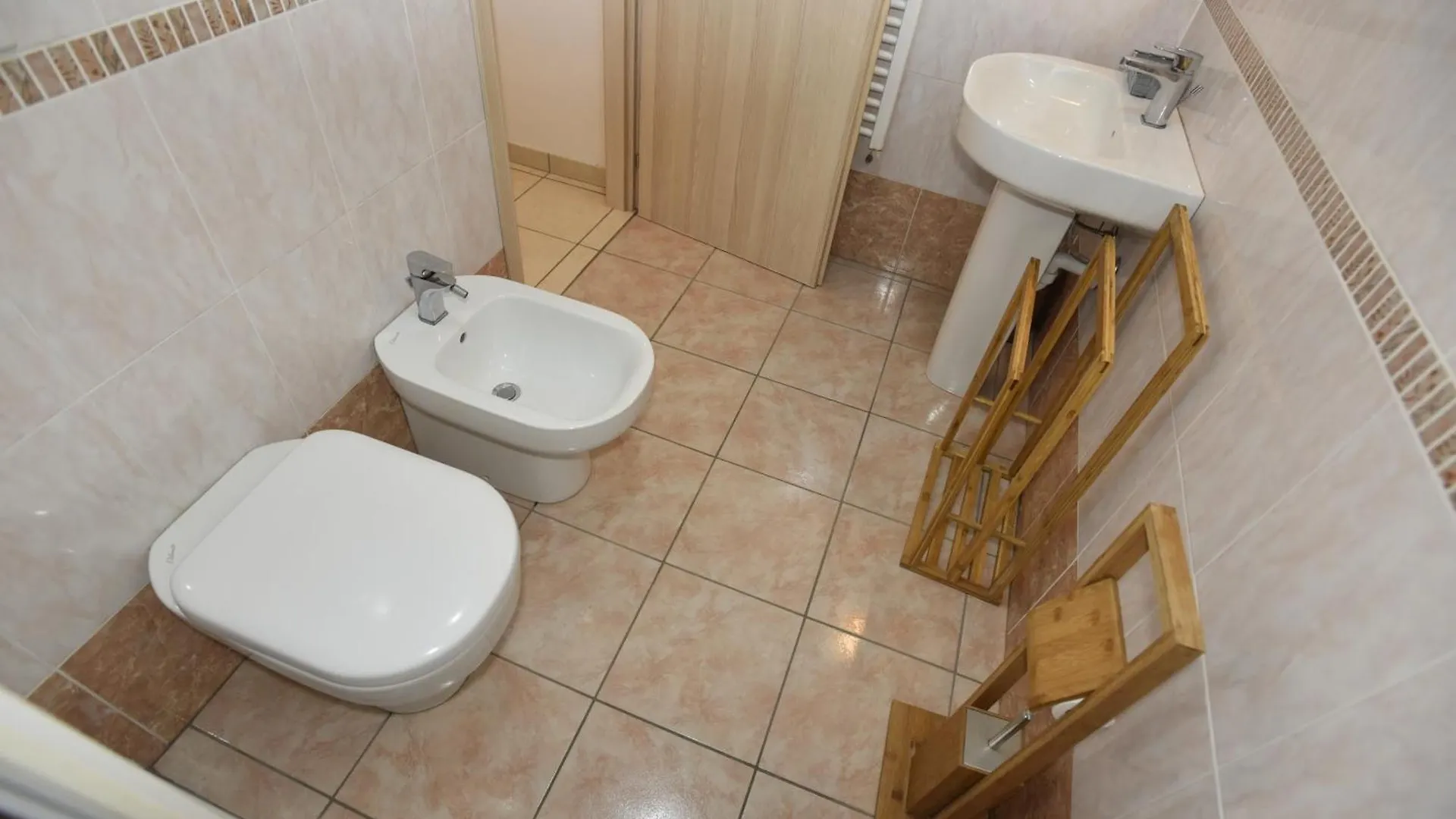 Apartment Complesso Mediterraneo - Posizione Panoramica Con Spazi Esterni, Clima E Posti Auto Literno